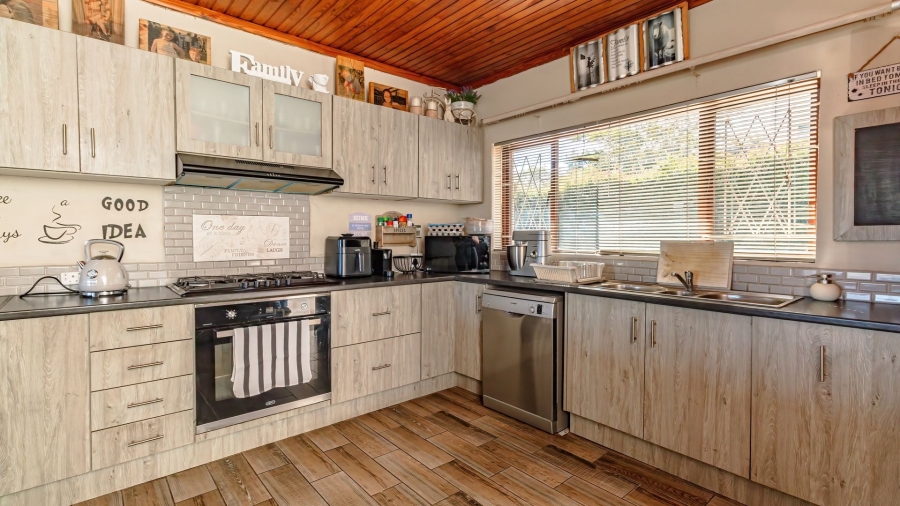 4 Bedroom Property for Sale in Knysna Central Western Cape